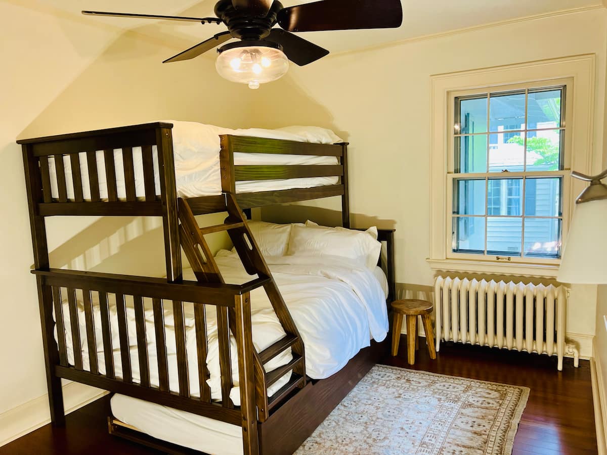 The bunk room with a twin-over-full bunk bed